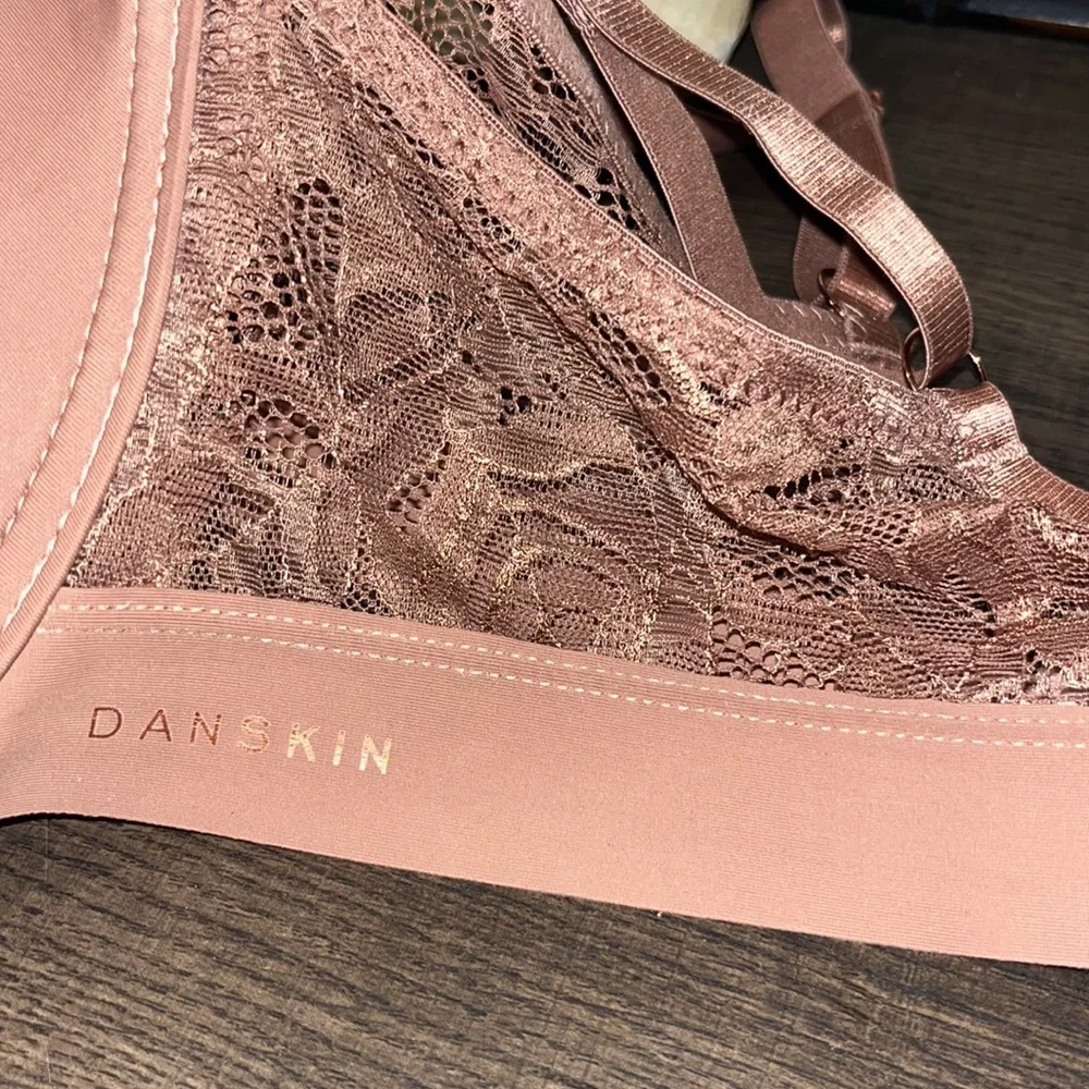 Danskin underwire lace